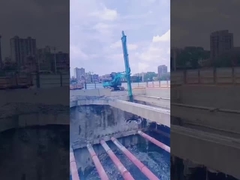 掘削機の三段目望遠鏡腕