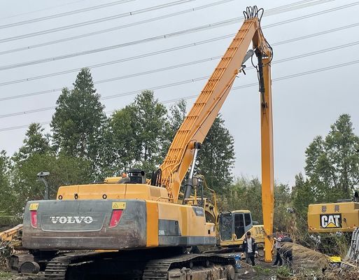 遠距離解体掘削機 解体作業の掘削機